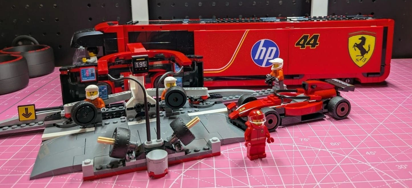 Amélioration du panneau personnalisé du camion de l'écurie Ferrari F1 (compatible avec l'ensemble LEGO 60445)