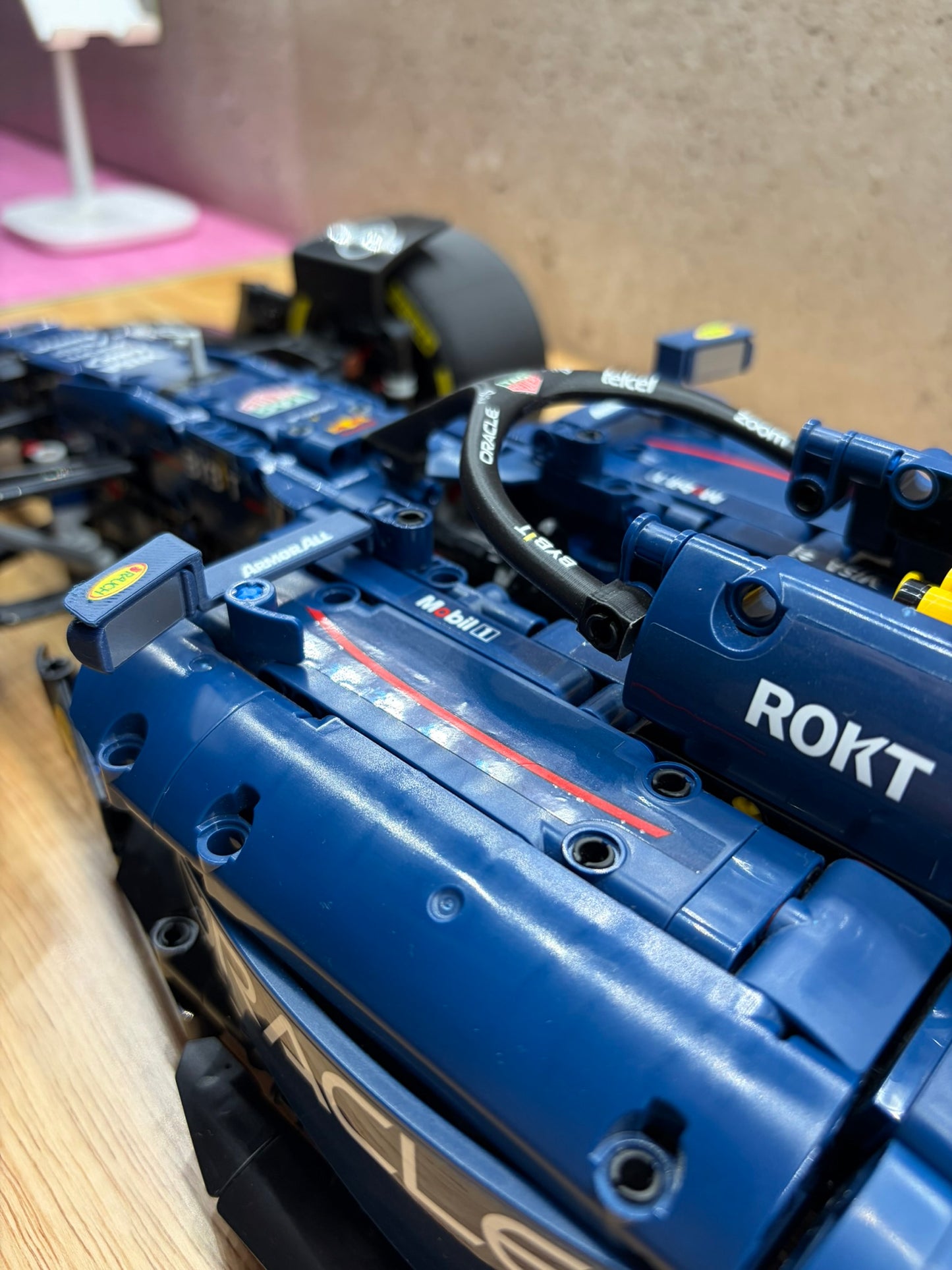 Amélioration du halo et du rétroviseur de l'Oracle Red Bull RB20 (compatible avec le set LEGO 42206)