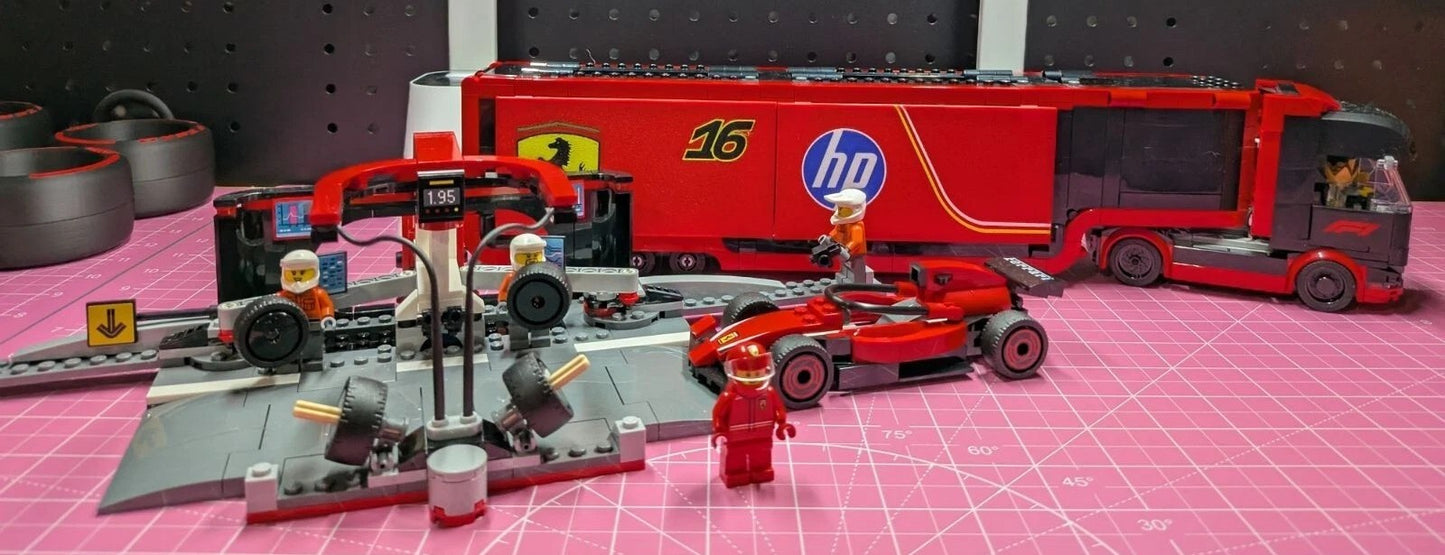 Amélioration du panneau personnalisé du camion de l'écurie Ferrari F1 (compatible avec l'ensemble LEGO 60445)