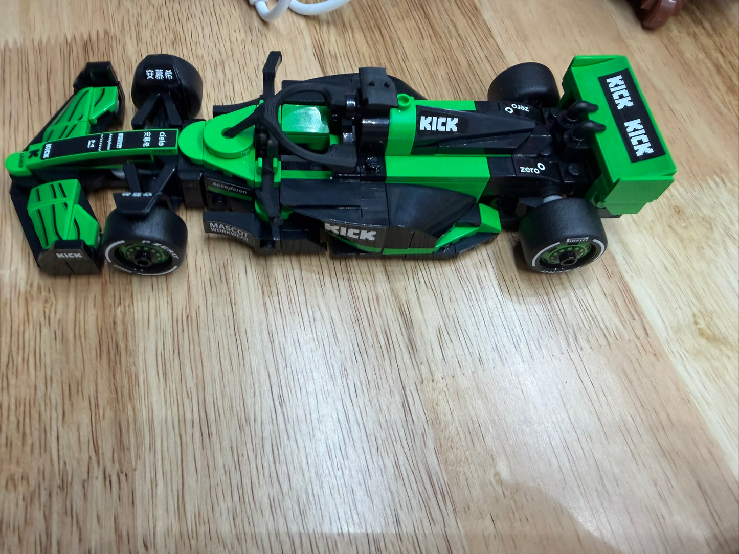 Kit de mise à niveau pour Halo, T-Cam et rétroviseurs Kick Sauber C44 – Compatible avec la voiture de course Speed Champions 77247 – Accessoire personnalisé imprimé en 3D